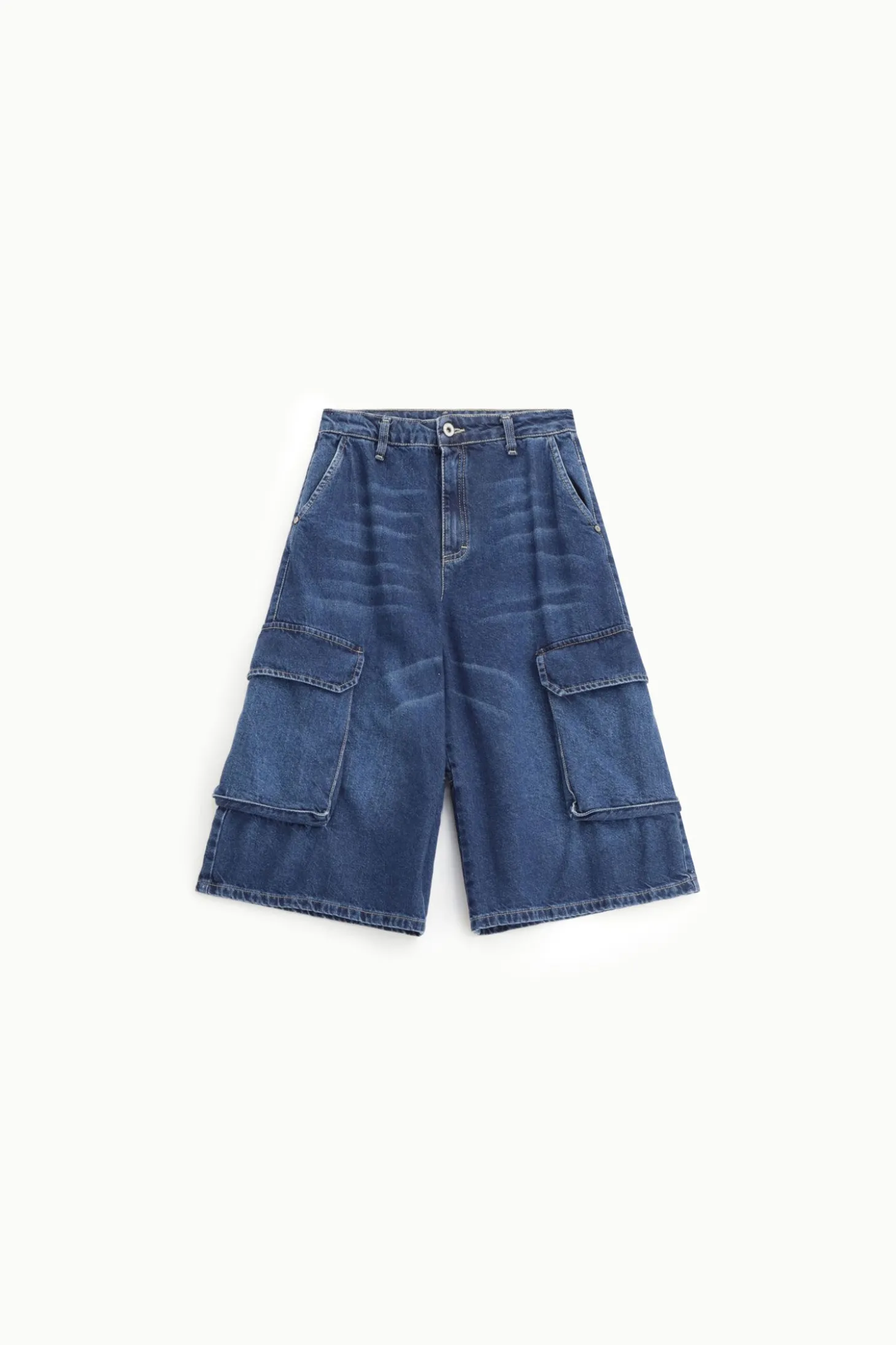 Shorts cargo hasta la rodilla con bolsillos