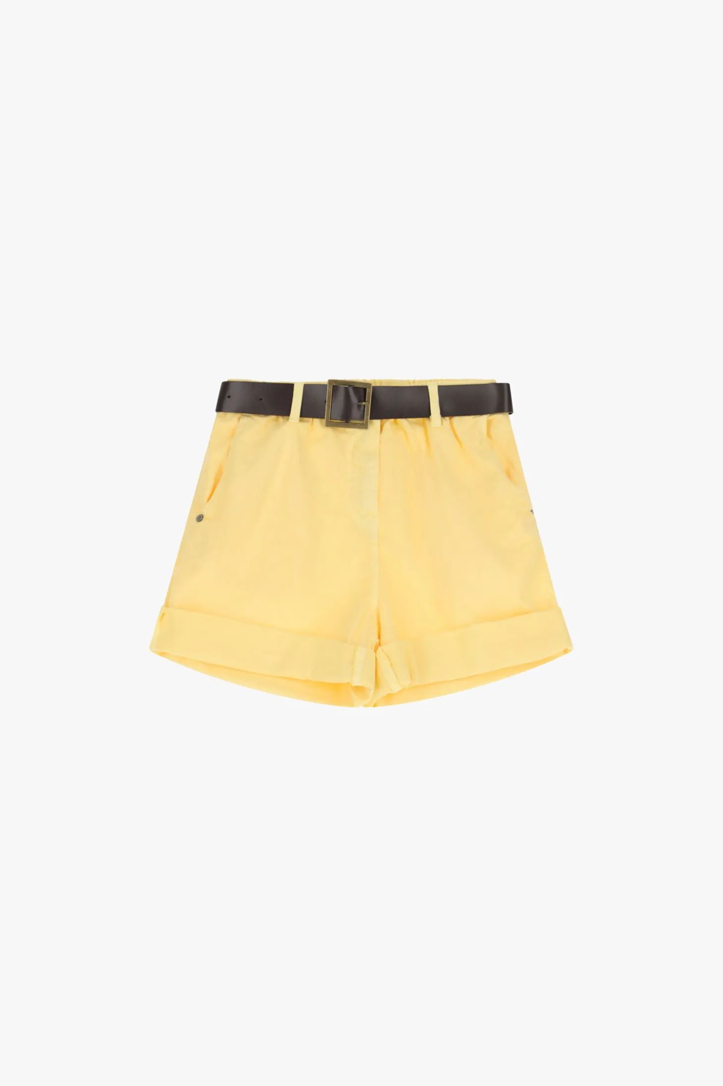 Shorts con cinturón y bolsillos verticales