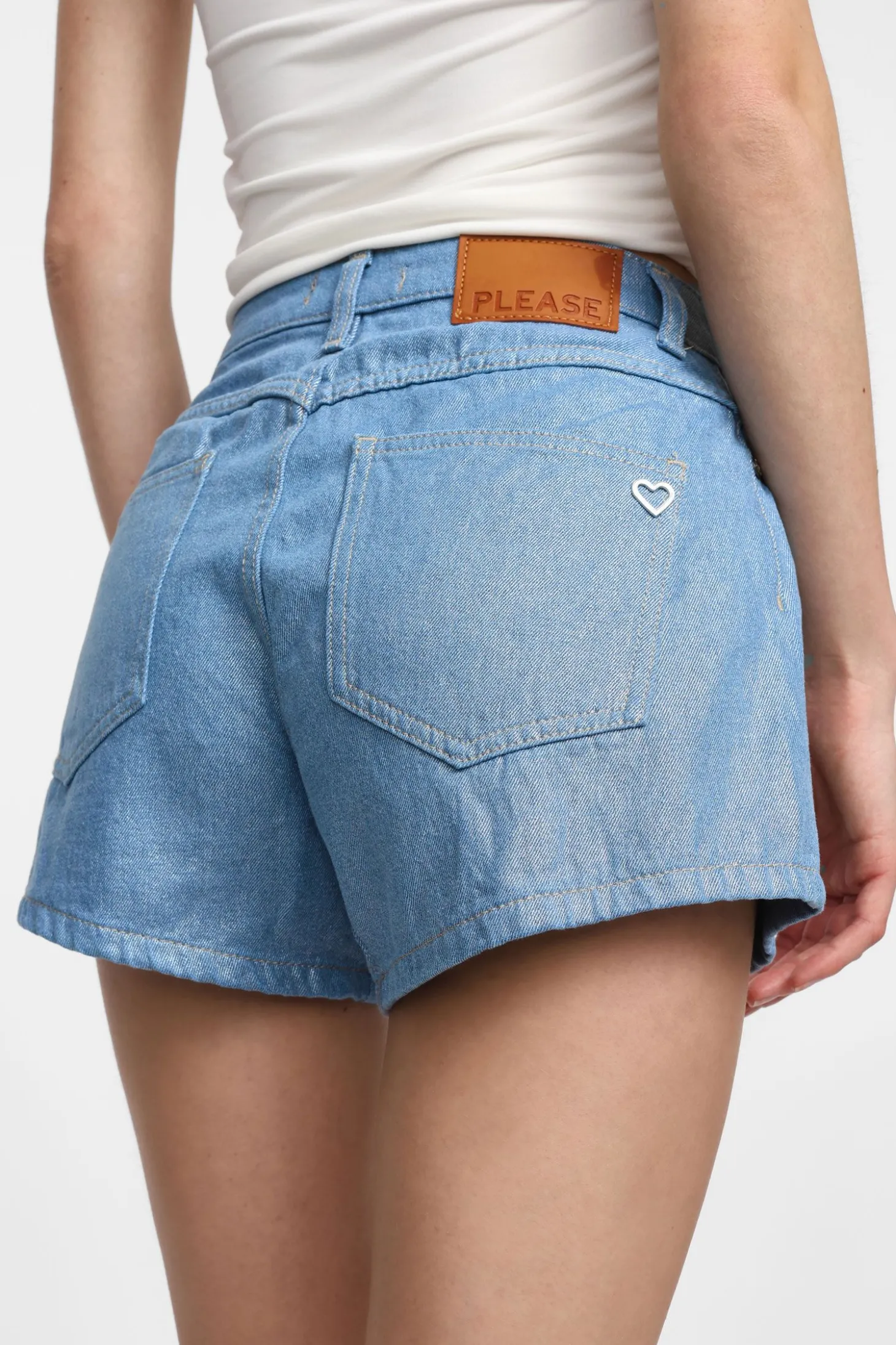Shorts de corte regular con cinco bolsillos