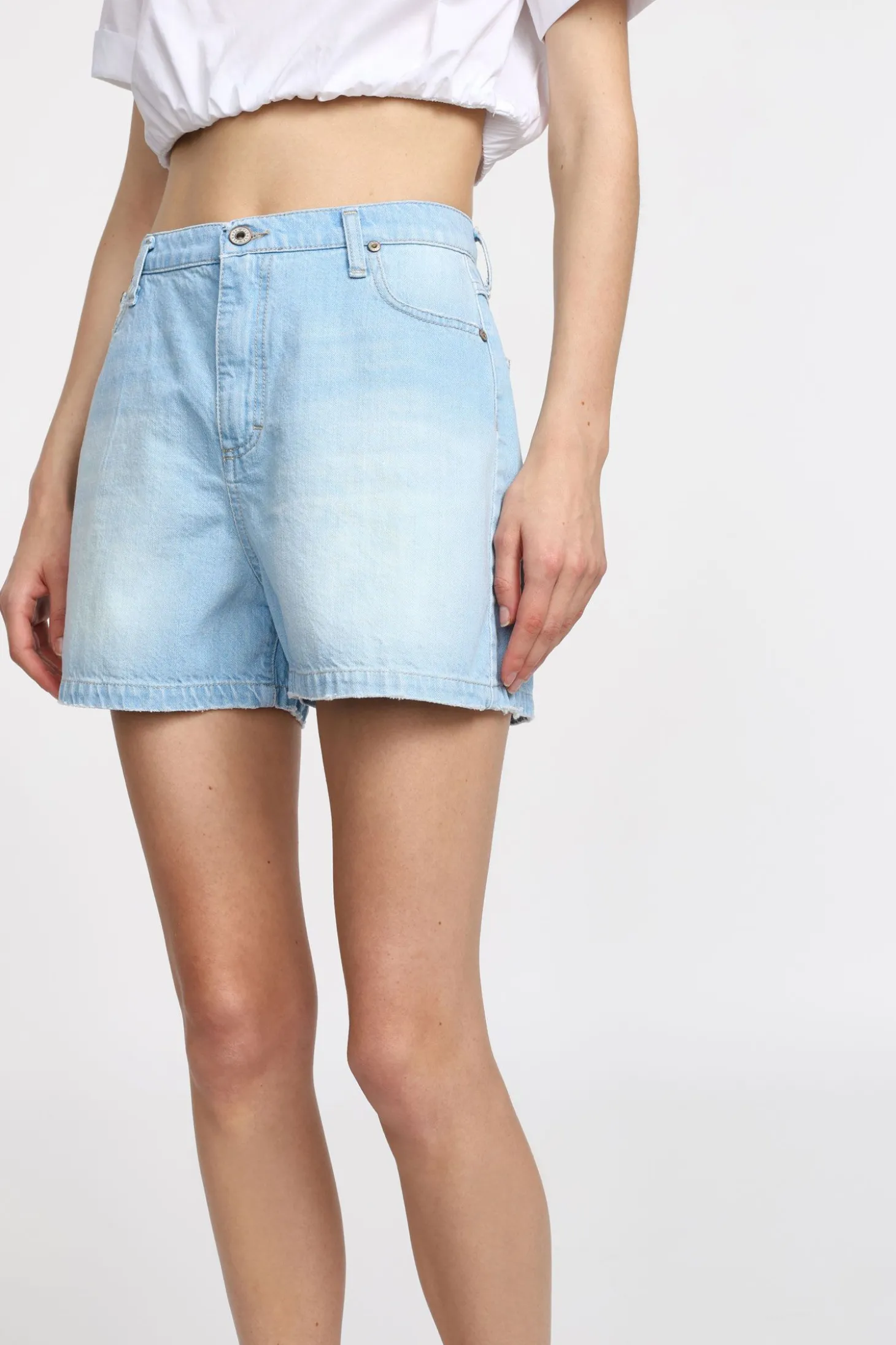 Shorts regular-fit con bolsillos