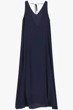 Vestido largo sin mangas escote v