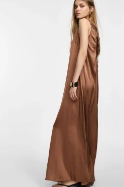 Vestido largo sin mangas fluido