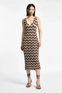 Vestido midi con bordado geométrico