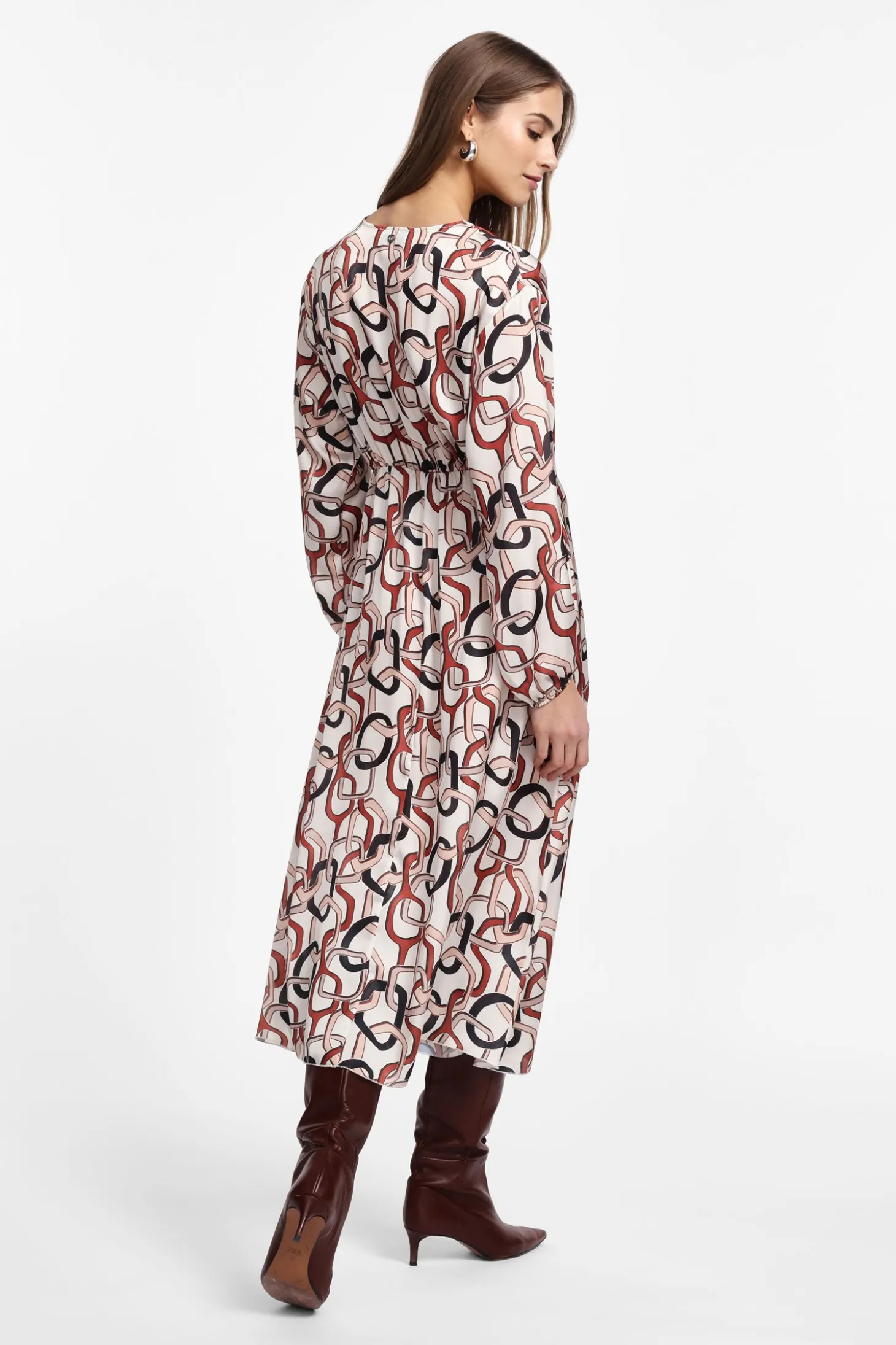 Vestido midi con estampado vibrante